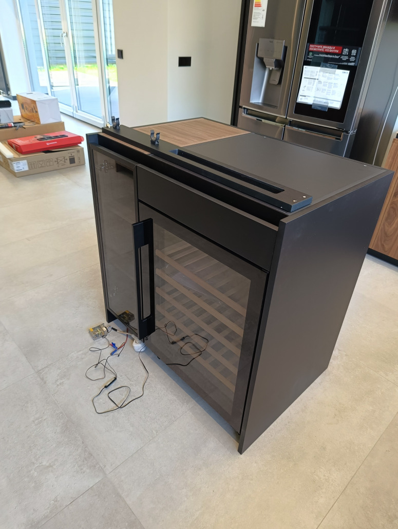 винный шкаф в кухонном острове