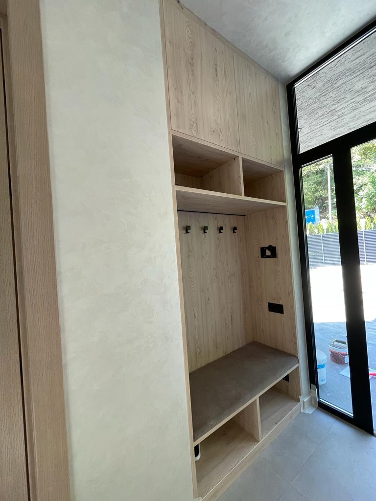 прихжая беж