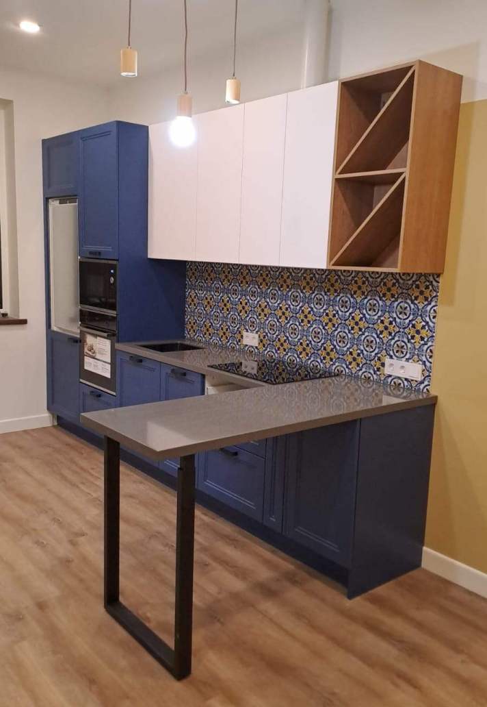 синяя кухня